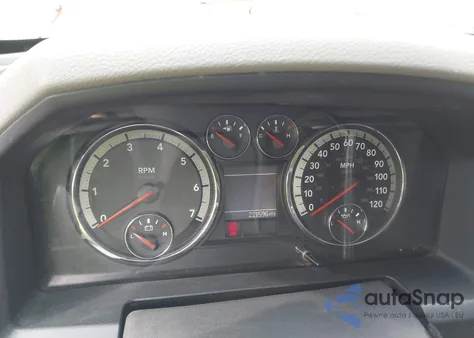 2010 Dodge Ram 1500 Slt/Sport/Trx z USA, uszkodzony, nr VIN 1D7RB1GP8AS247580